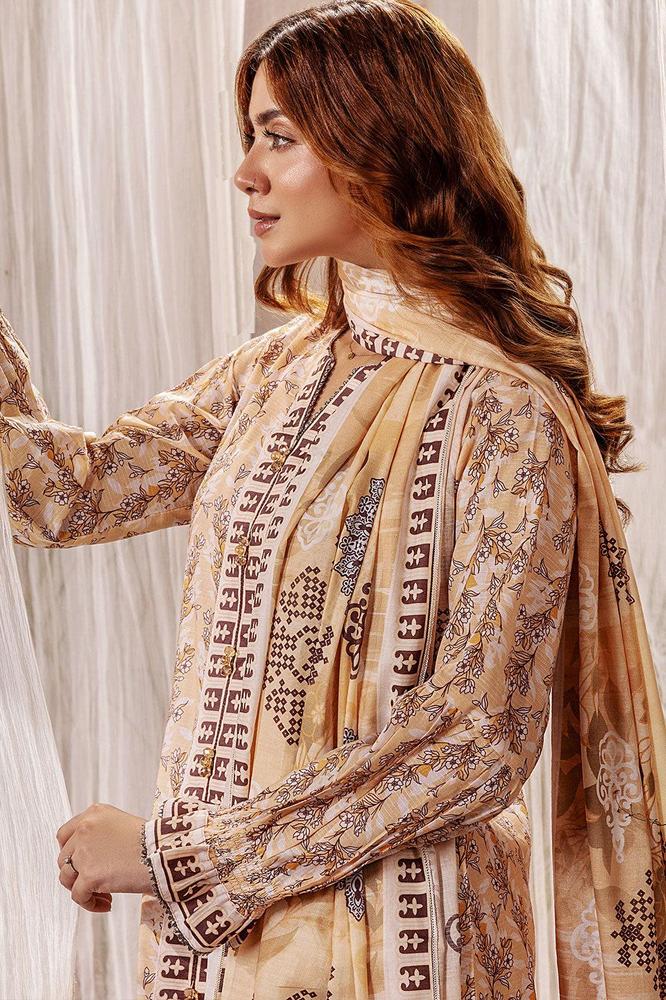 Elegance Redefined: Safwa's Digital Printed Suit